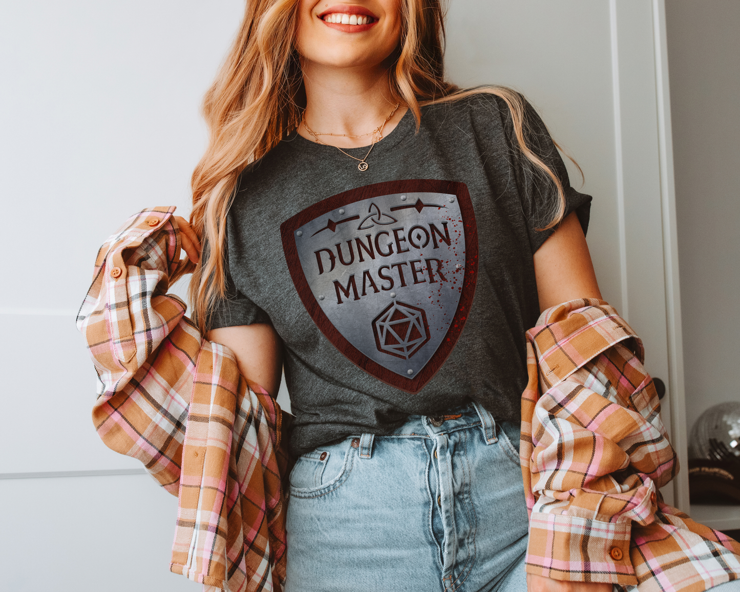 D&D Dungeon Master Shield D20 T-shirt, Cool Dungeons and Dragons Inspired Tee